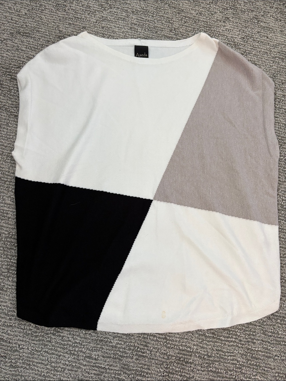 Aaeda Colorblock Sleeveless Crewneck Tank — White, Black & Taupe